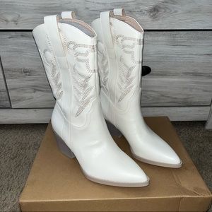 White heeled Cowgirl boots